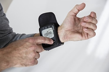 Omron RS6 Handgelenk-Blutdruckmessgerät - 